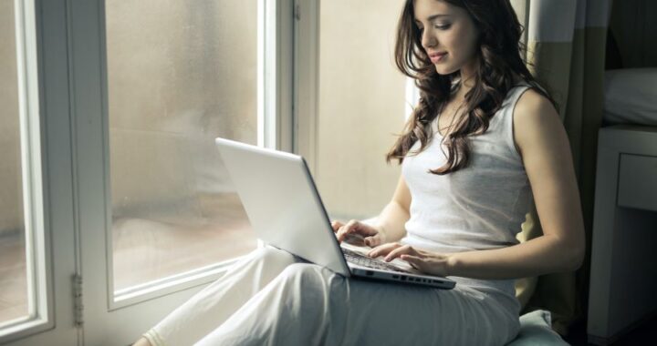 woman on laptop